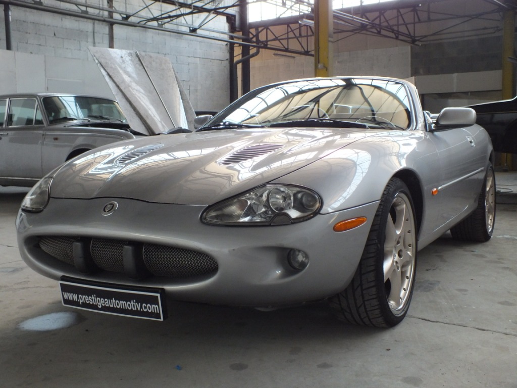 Jaguar XKR