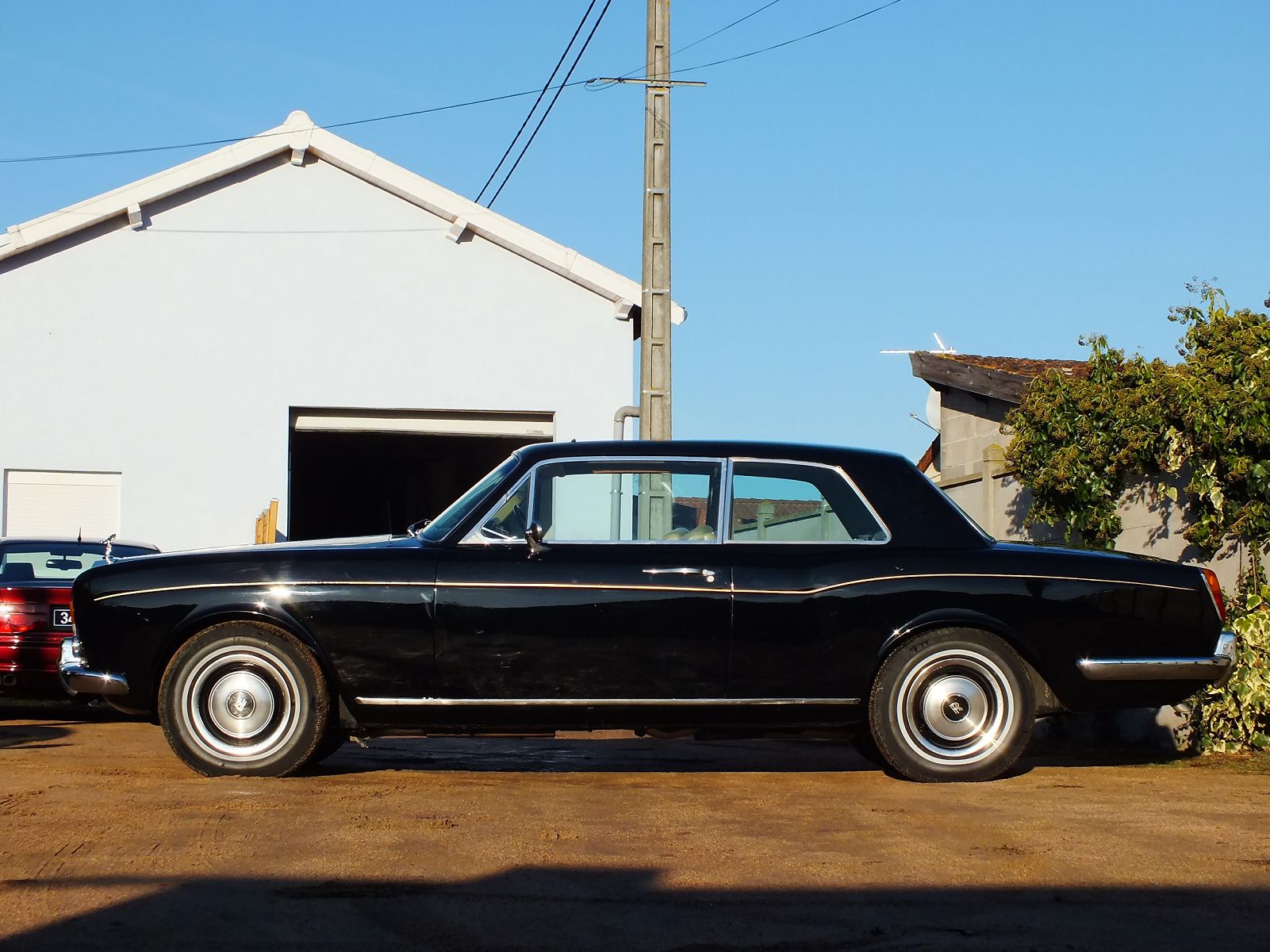 Rolls Royce Corniche Saloon