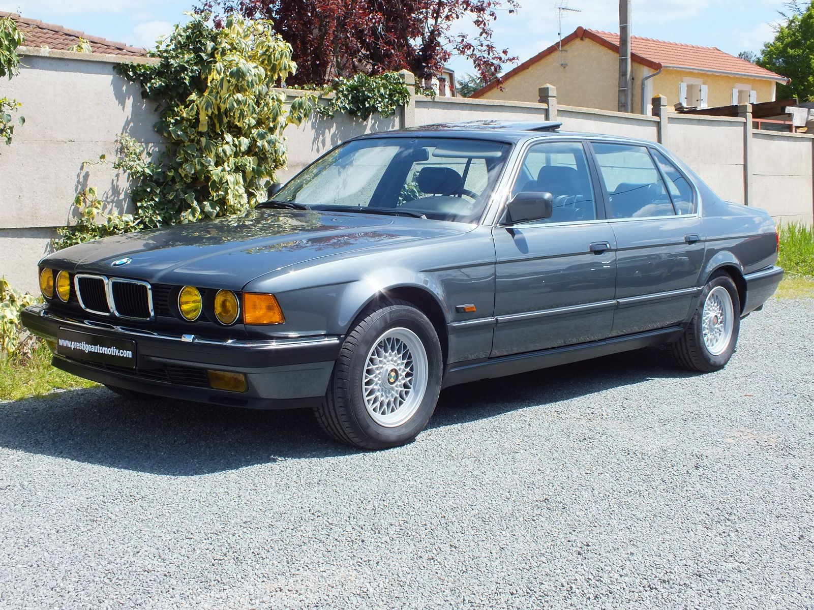 BMW 750 IL E32